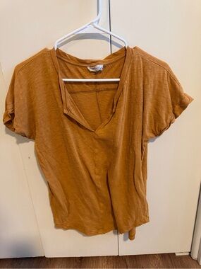 Madewell Burnt Orange/mustard yellow Short-Sleeve V-Neck Tee
